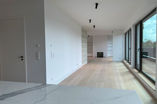 Blick vom Küche ins Wohnzimmer