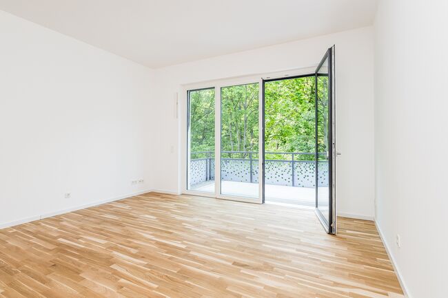 Wohnzimmer mit Zugang Balkon