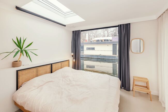 Schlafzimmer mit Blick in den Himmel