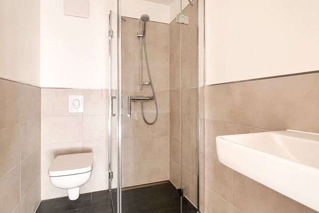 E3D112E2-FD20-46CD-A4E2-535A381BF98D