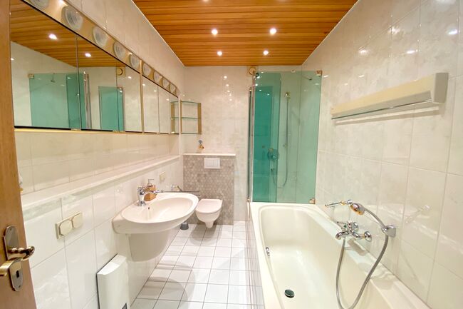 92492279_Badezimmer A